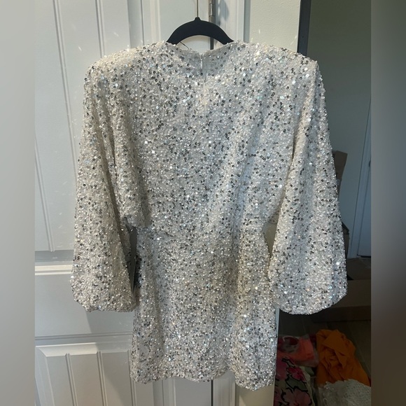 NWT Retrofete Aubrielle Sequin Chiffon Mini Dress - White Silver Size Small - Picture 9 of 12
